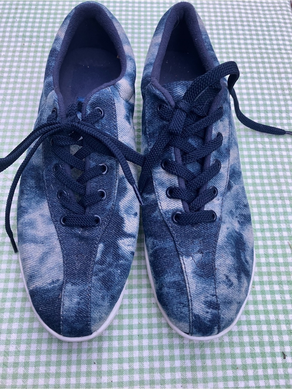 Easy Spirt 8.5 Narrow blue tie dyed sneakers tennis shoes